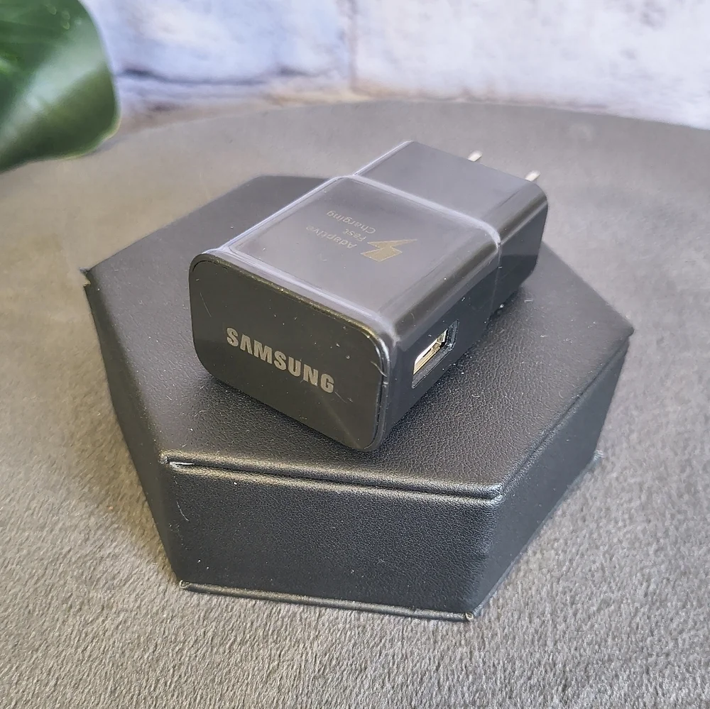 Samsung Black Adaptive Fast Charging Wall Adapter Travel